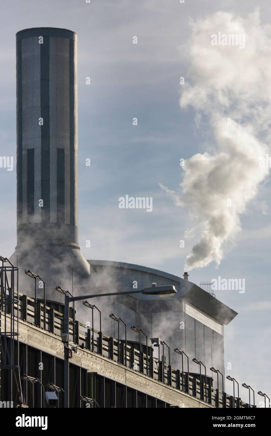 Die Raffinerie Avonmouth ist ein riesiger petrochemischer und energietechnischer Komplex, der den Südwesten Englands bedient und sich in einem Vorort von Bristol, England, befindet Stockfoto