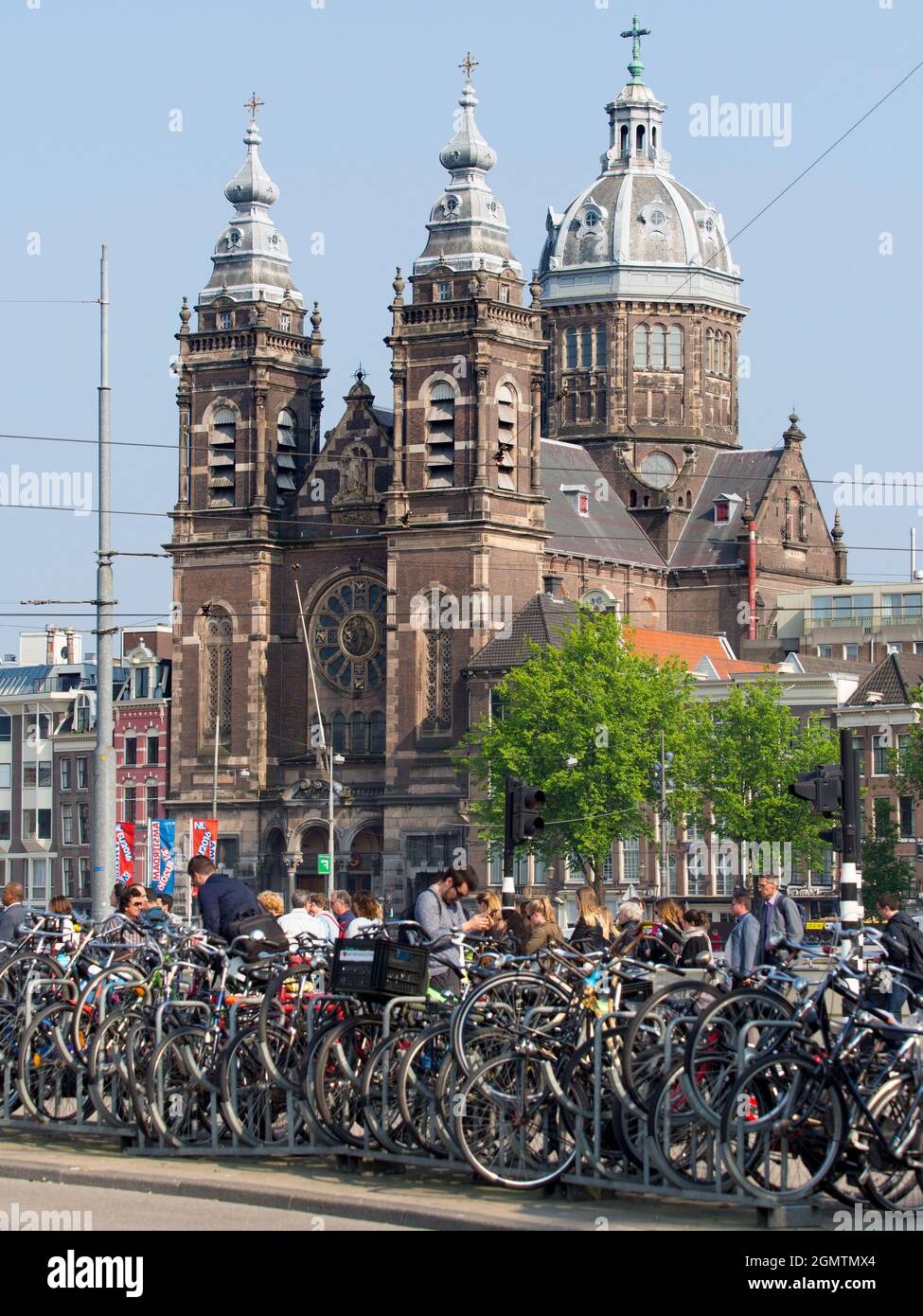 Amsterdam, Niederlande - 27. Mai 2016; die Basilika St. Nikolaus befindet sich im Stadtteil Old Centre von Amsterdam, Niederlande. Es ist das Stockfoto