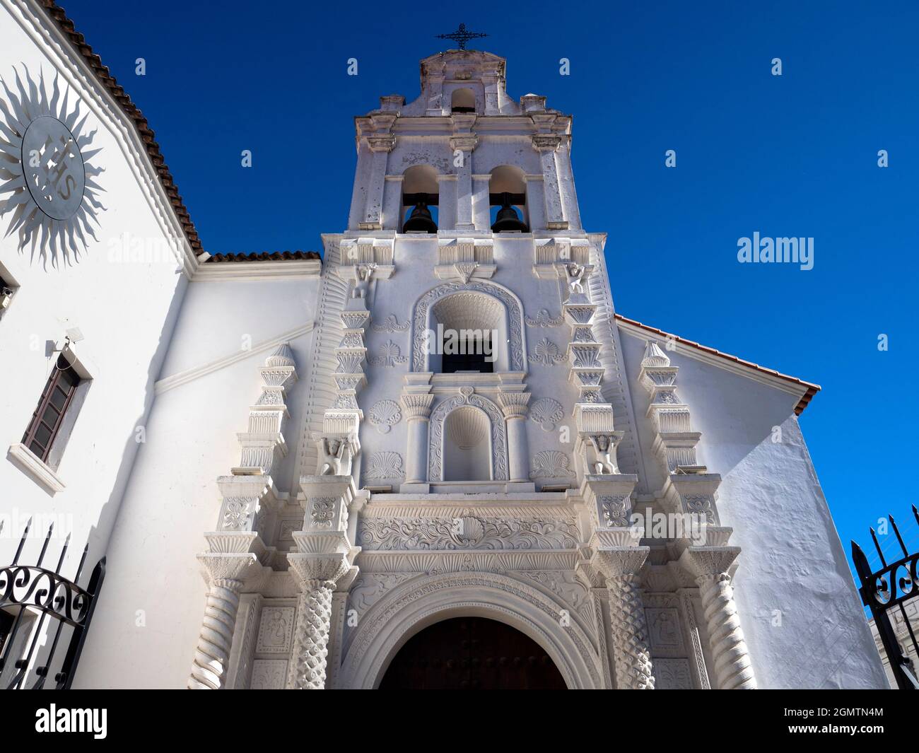 Sucre, Bolivien - 10. Mai 2018 Um ihr ihren vollen Namen zu geben, wurde die Kirche Nuestra SE–ora de la Merced in der Mitte des 16. Jahrhunderts von der Kongregation o erbaut Stockfoto