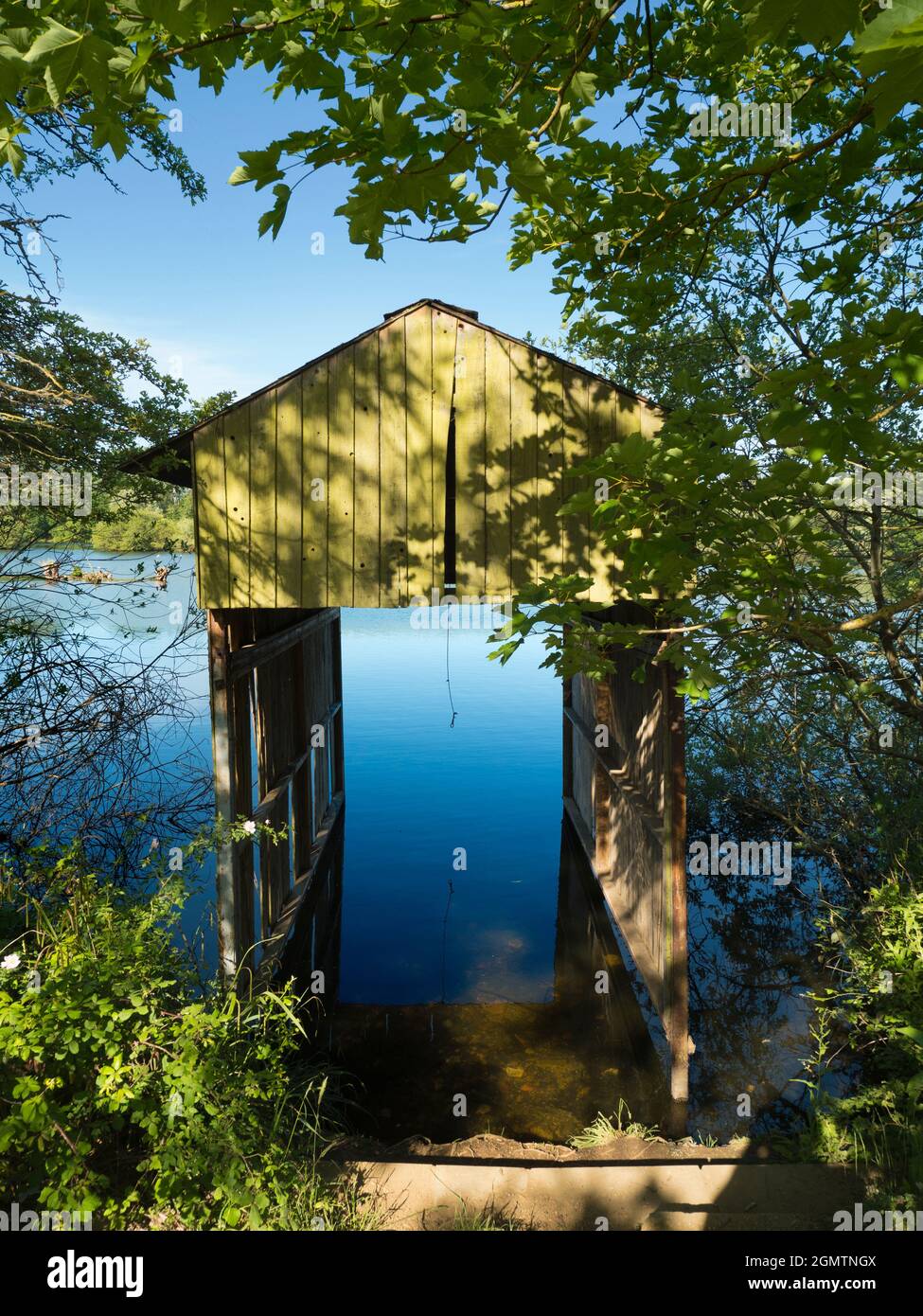 Radley Village, Oxfordshire, England - 2. Juni 2020; keine Menschen im Blick. Die aktuelle Pandemie und die Sperrung in Großbritannien haben zu meinen täglichen lokalen Wanderungen geführt Stockfoto