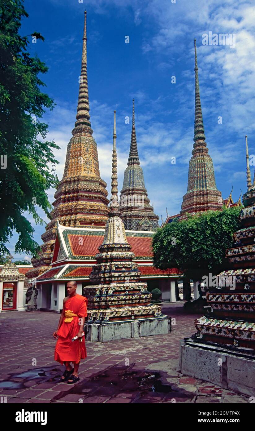 Bangkok, Thailand - Apriil 2011; Wat Pho ist einer der ältesten Tempel Bangkoks. Es datiert vor der Gründung von Bangkok als Hauptstadt von Thailand durch K Stockfoto