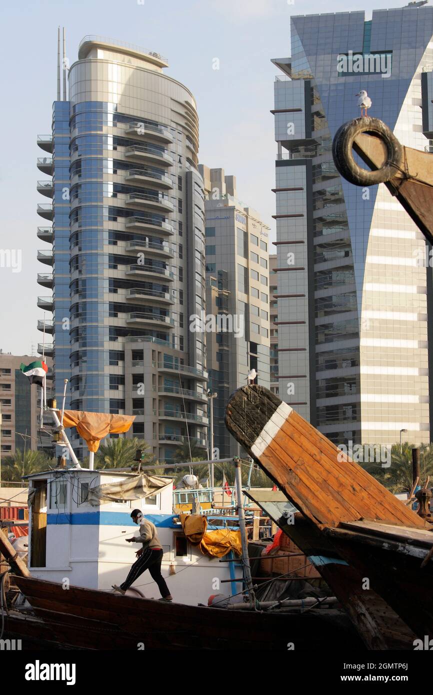 Dubai, Vereinigte Arabische Emirate - Februar 2008; Dubai Creek ist ein Salzwasser-Streatc aus Wasser in Dubai, Vereinigte Arabische Emirate. Als Teil des neuen D Stockfoto