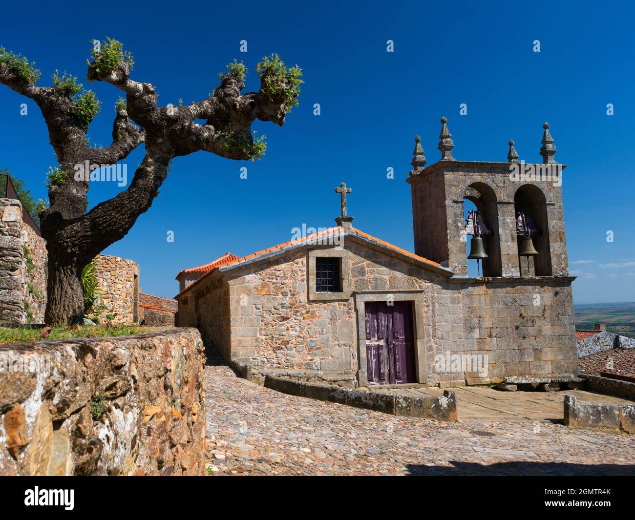 Castelo Rodrigo ist eine mittelalterliche Burg auf einem Hügel im malerischen Douro-Tal von Portugal. Seit 1922 ist es als nationales Denkmal gelistet. Wegen Stockfoto