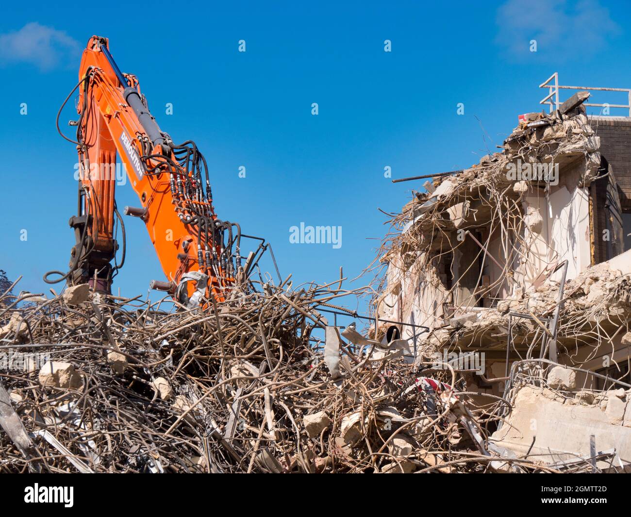 Oxford, England - 23. August 2019 Ein abgerissene Gebäude auf einer Baustelle in der Norfolk Street, gegenüber von Westgate in Oxford, England. Chaos und e Stockfoto