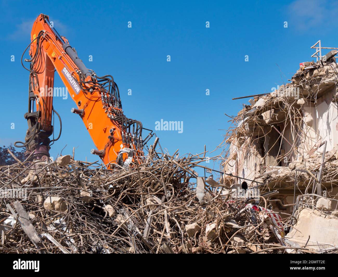 Oxford, England - 23. August 2019 Ein abgerissene Gebäude auf einer Baustelle in der Norfolk Street, gegenüber von Westgate in Oxford, England. Chaos und e Stockfoto