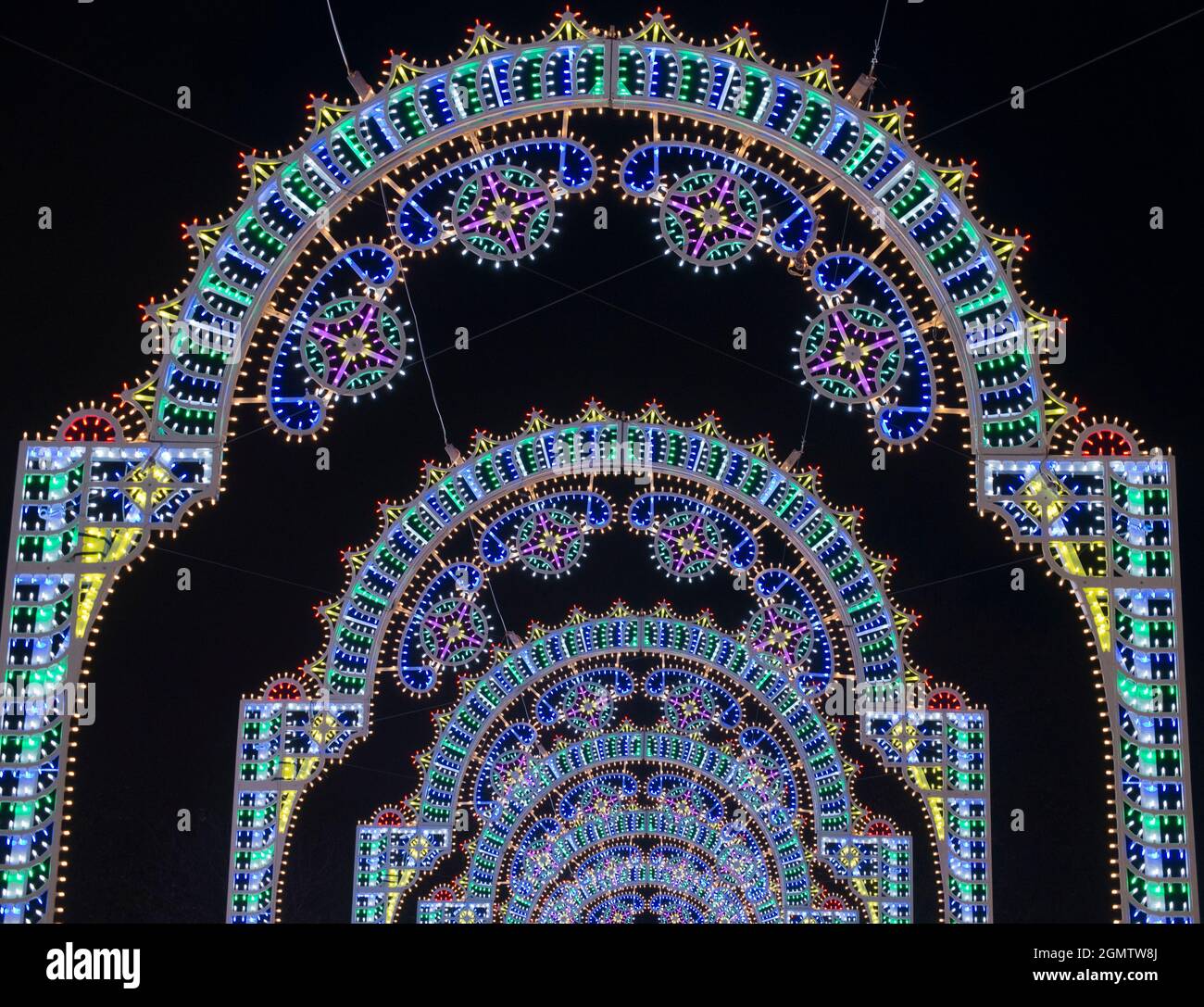 Ende November und Dezember verwandelt sich ein großer Teil des Hyde Parks in der Nähe der Hyde Park Corner regelmäßig in ein Winterwunderland, ganz im Stil der Zeit Stockfoto