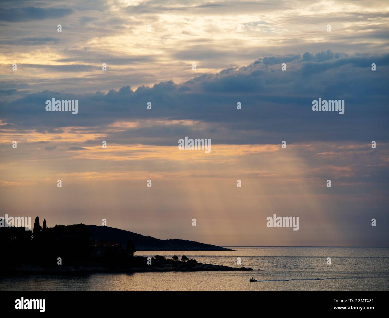 Cavtat ist eine kleine Küstenstadt in der kroatischen Gespanschaft Dubrovnik-Neretva. Es liegt an der Adriaküste 15 Kilometer südlich von Dubrovnik. Das Original Stockfoto