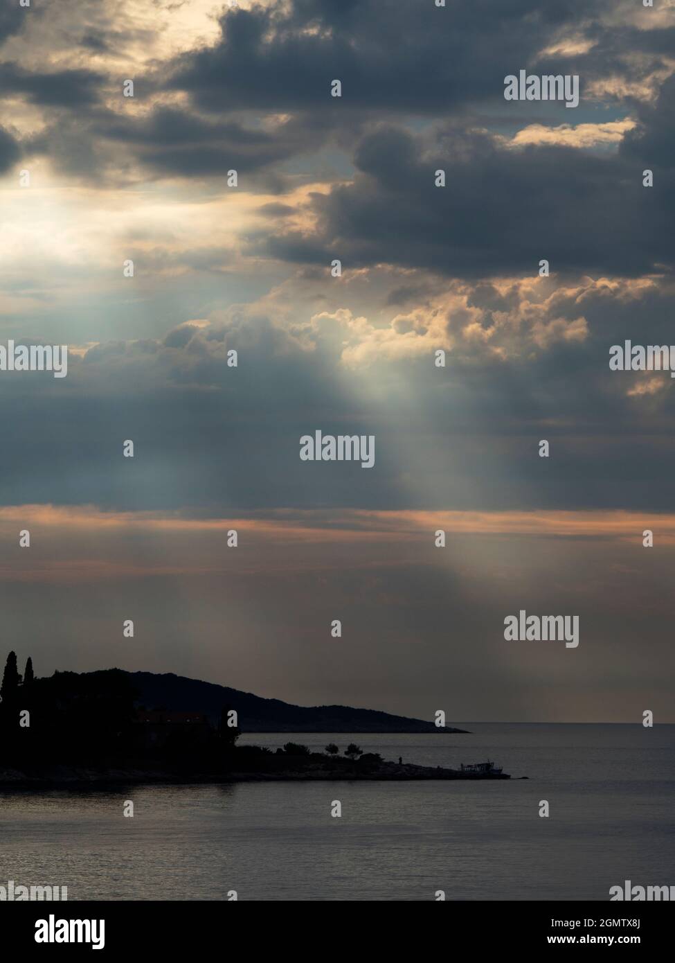 Cavtat ist eine kleine Küstenstadt in der kroatischen Gespanschaft Dubrovnik-Neretva. Es liegt an der Adriaküste 15 Kilometer südlich von Dubrovnik. Das Original Stockfoto