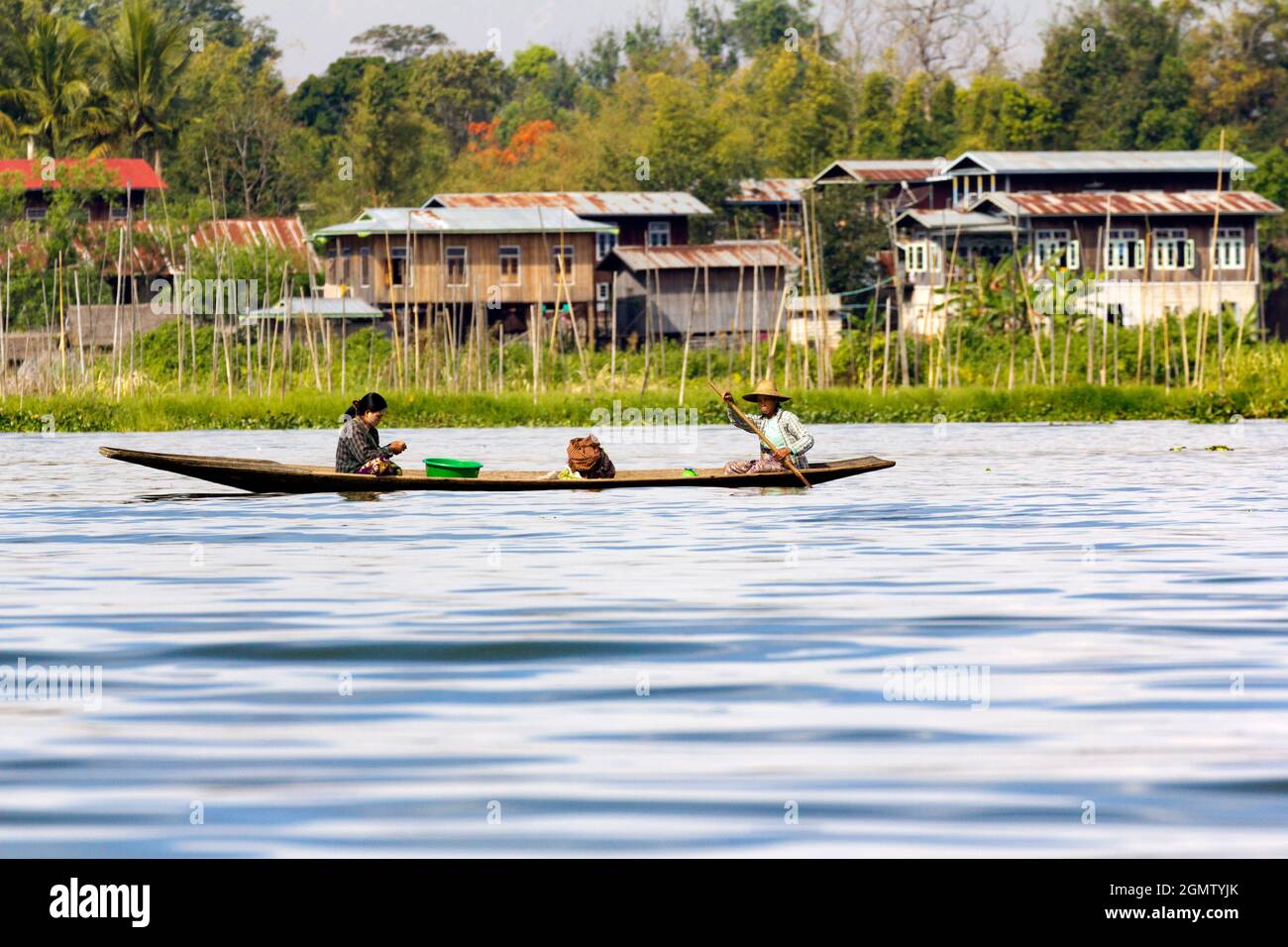 Lake Inle, Myanmar - 1. Februar 2013; Inle Lake ist ein großer und landschaftlich reizvoller Süßwassersee in der Gemeinde Nyaungshwe im Bundesstaat Shan, Teil von Shan H Stockfoto