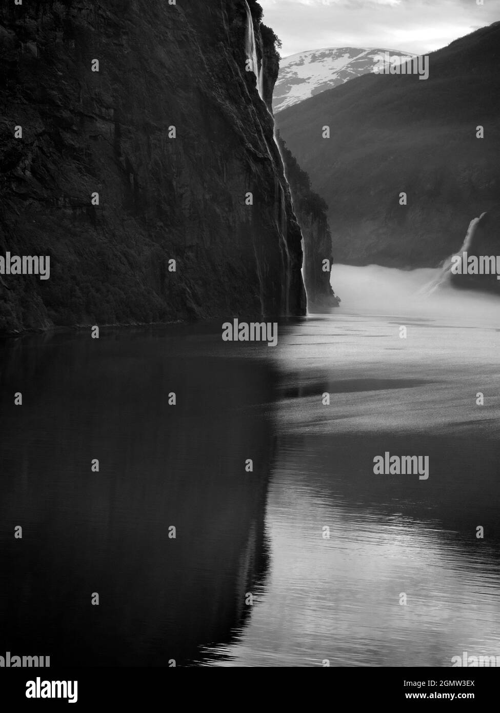Geiranger, Norwegen - 16. Juni 2016 der herrliche Geiranger Fjord befindet sich in der Sunnm¿re Region im Kreis M¿re Og Romsdal, Norwegen. Einer von NorwayÕs Stockfoto