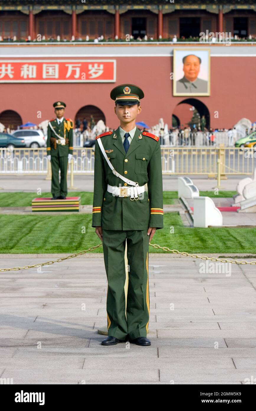 Peking, China - 17. Oktober 2006 Tienanmen bedeutet 'Tor des himmlischen Friedens' (Tien' - Himmel, 'an' - Frieden, 'Männer' - Tor). Das erste Gebäude wurde um 1420 in der gebaut Stockfoto