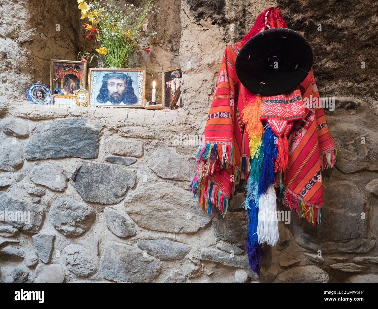 Ollantaytambo, Peru - 11. Mai 2018 im Haus der Ureinwohner in Ollantaytambo, Peru. Bitte beachten Sie, dass wir frei eingeladen wurden und auch enco Stockfoto