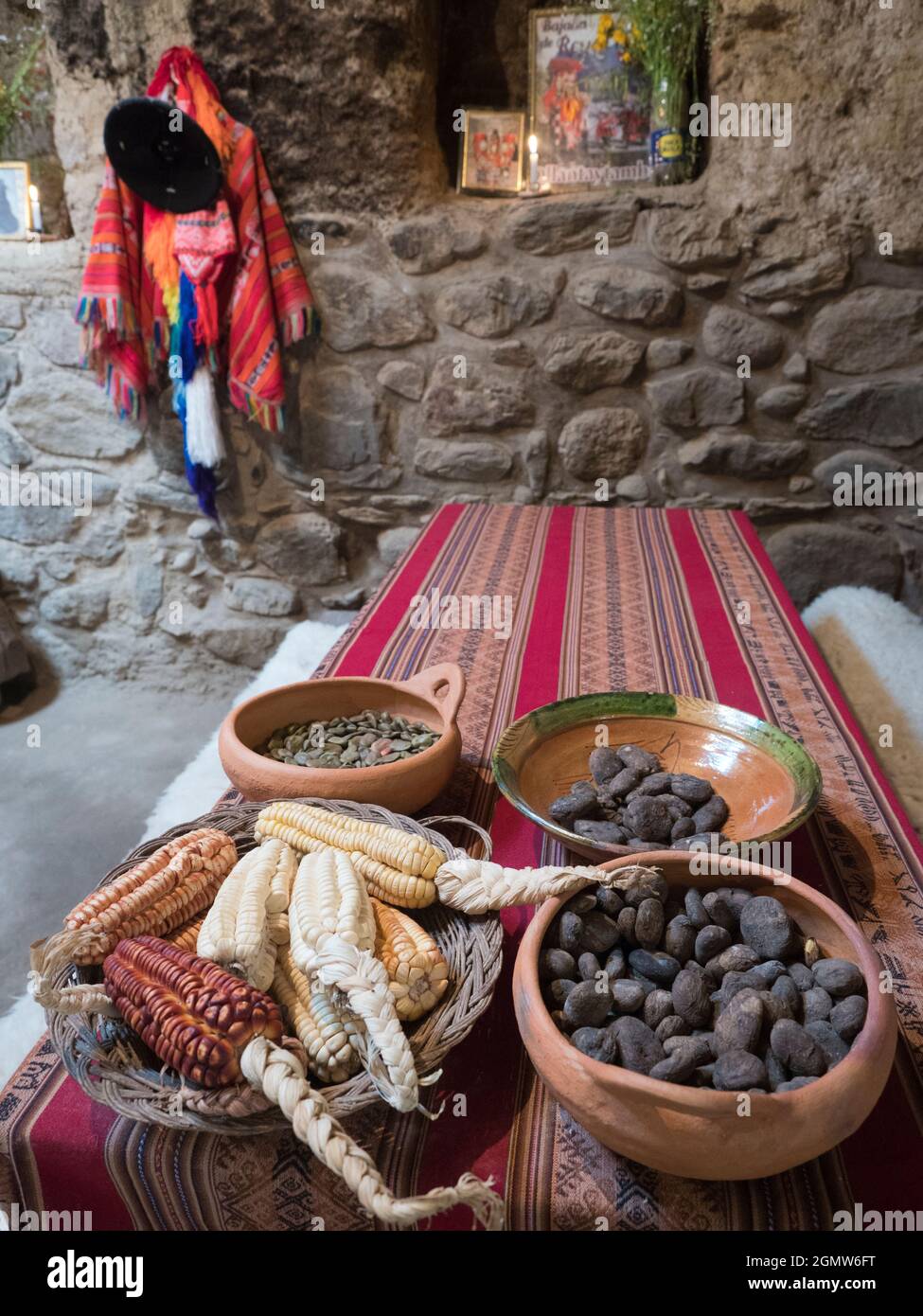 Ollantaytambo, Peru - 11. Mai 2018 im Haus der Ureinwohner in Ollantaytambo, Peru. Bitte beachten Sie, dass wir frei eingeladen wurden und auch enco Stockfoto