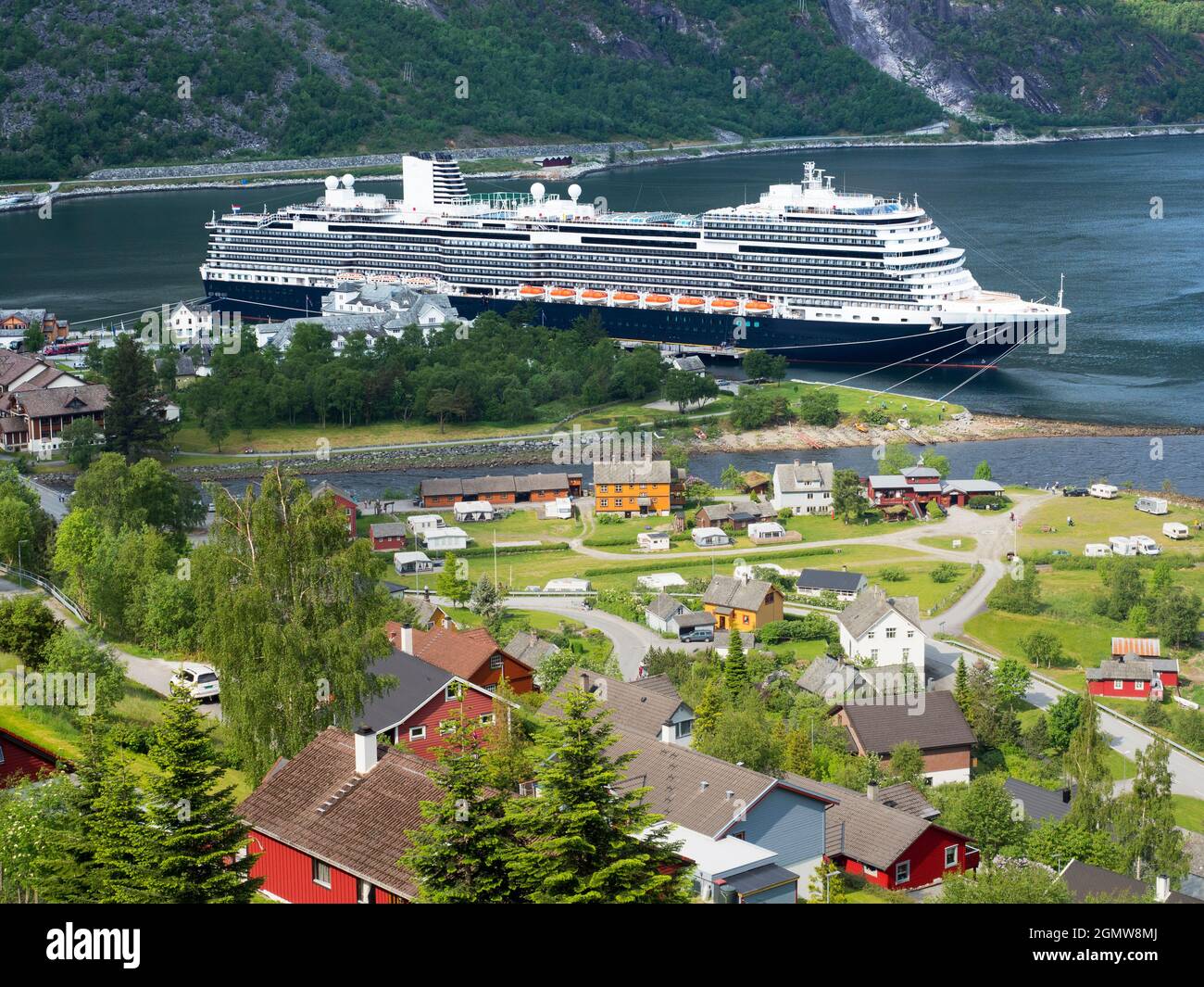 Der herrliche Geiranger Fjord liegt in der Sunnm¿re Region von M¿re Og Romsdal, Norwegen. Es war eine der beliebtesten Touristenattraktionen Norwegens Stockfoto