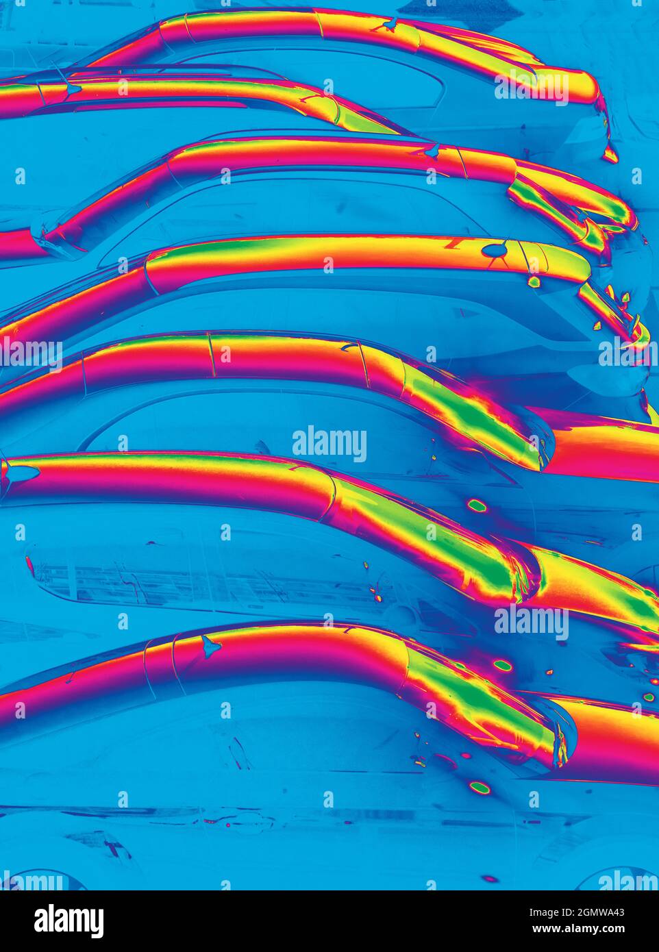 Edmonton, London, Großbritannien - 19. September 2019; einer der unzähligen hässlichen Parkhäuser Londons verwandelt sich bei Sonnenuntergang in ein schönes Ding, da die niedrige Sonne g erzeugt Stockfoto