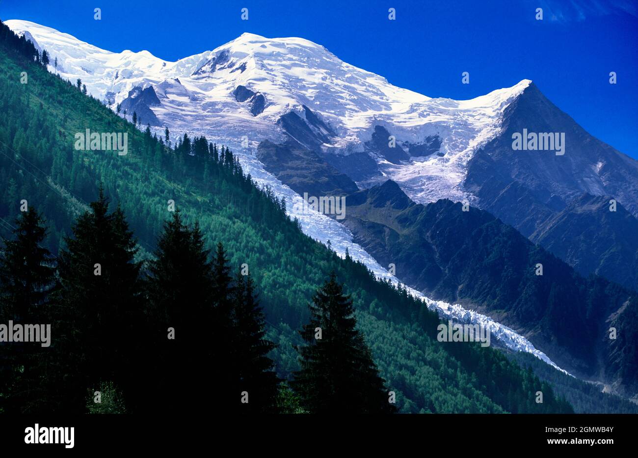 Chamonix, Frankreich - 20. Juni 2013; Keine Menschen im Blick. Mit einer Höhe von 4808 m über dem Meeresspiegel ist der Mont Blanc der höchste Berg in den Alpen und Westen Stockfoto