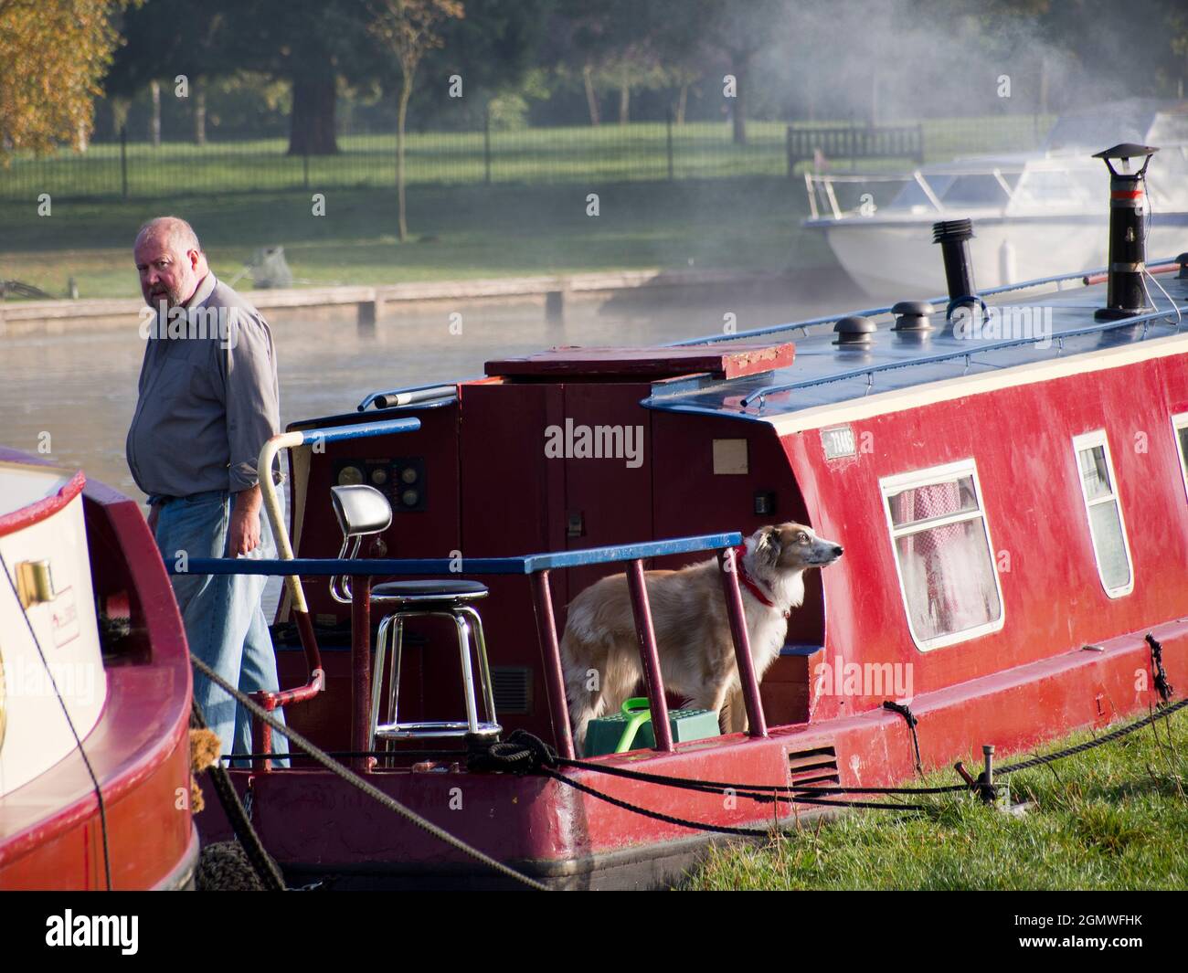 Abingdon, England - Dezember 2012; Abingdon-on-Thames behauptet, die älteste Stadt in England zu sein. Hier sehen wir den Blick von der Themse auf eine feine, spät Stockfoto