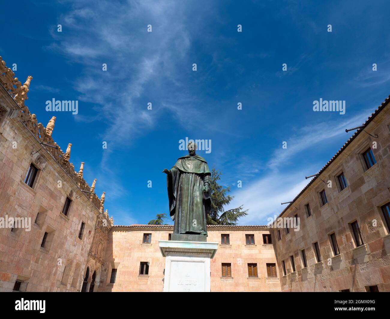 Salamanca, Spanien - 13. April 2017; Fray Luis de Le – n war ein berühmter spanischer Lyriker, Augustiner-Mönch, Theologe und Akademiker, der während seiner Zeit aktiv war Stockfoto