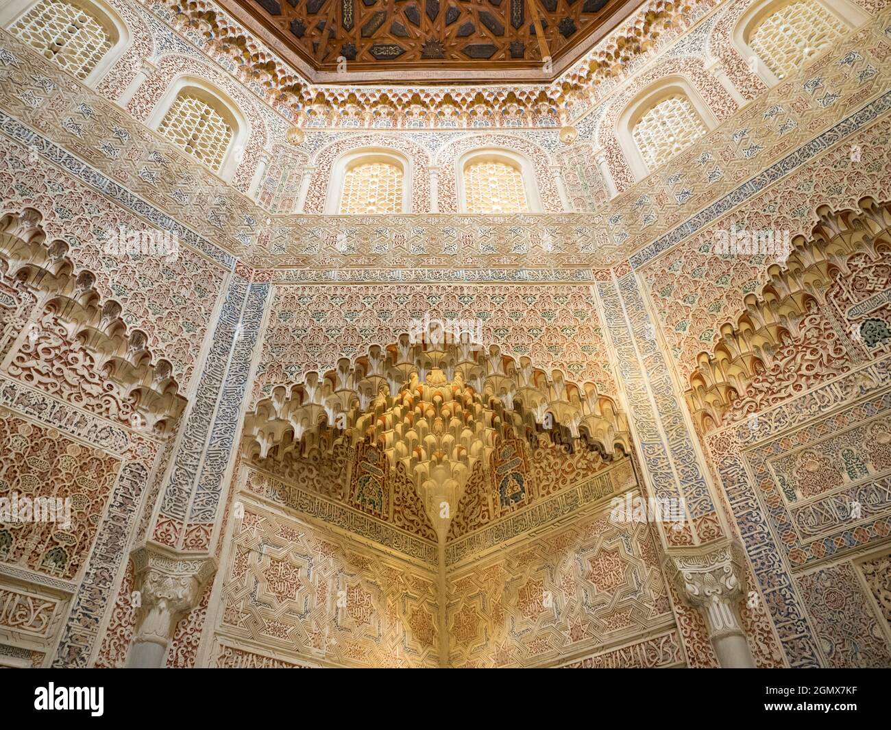 Granada, Spanien - 18. Juni 2015 der Palacio de la Madraza hat eine interessante Geschichte. Angefangen als mittelalterliche Madrassah, ein fortgeschrittenes Institut von I Stockfoto