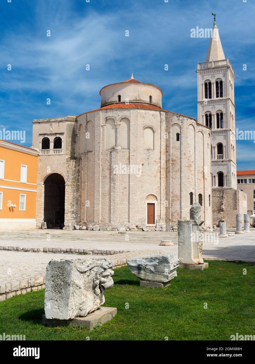 Zadar ist die älteste kontinuierlich bewohnte Stadt in Kroatien. Es liegt an der Adria, im nordwestlichen Teil der Region Ravni Kotari. Das c Stockfoto