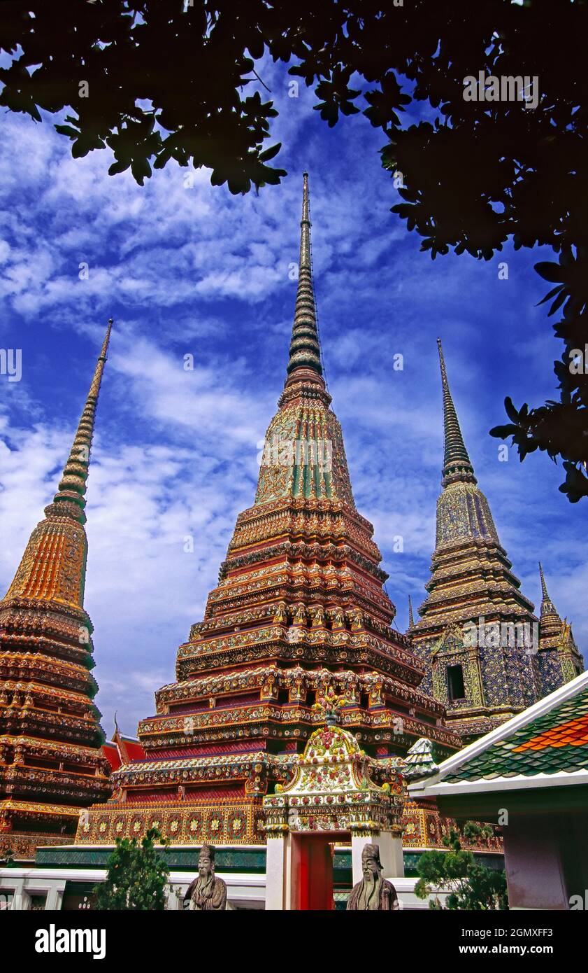 Bangkok, Thailand - Apriil 2011; Wat Pho ist einer der ältesten Tempel Bangkoks. Es datiert vor der Gründung von Bangkok als Hauptstadt von Thailand durch K Stockfoto