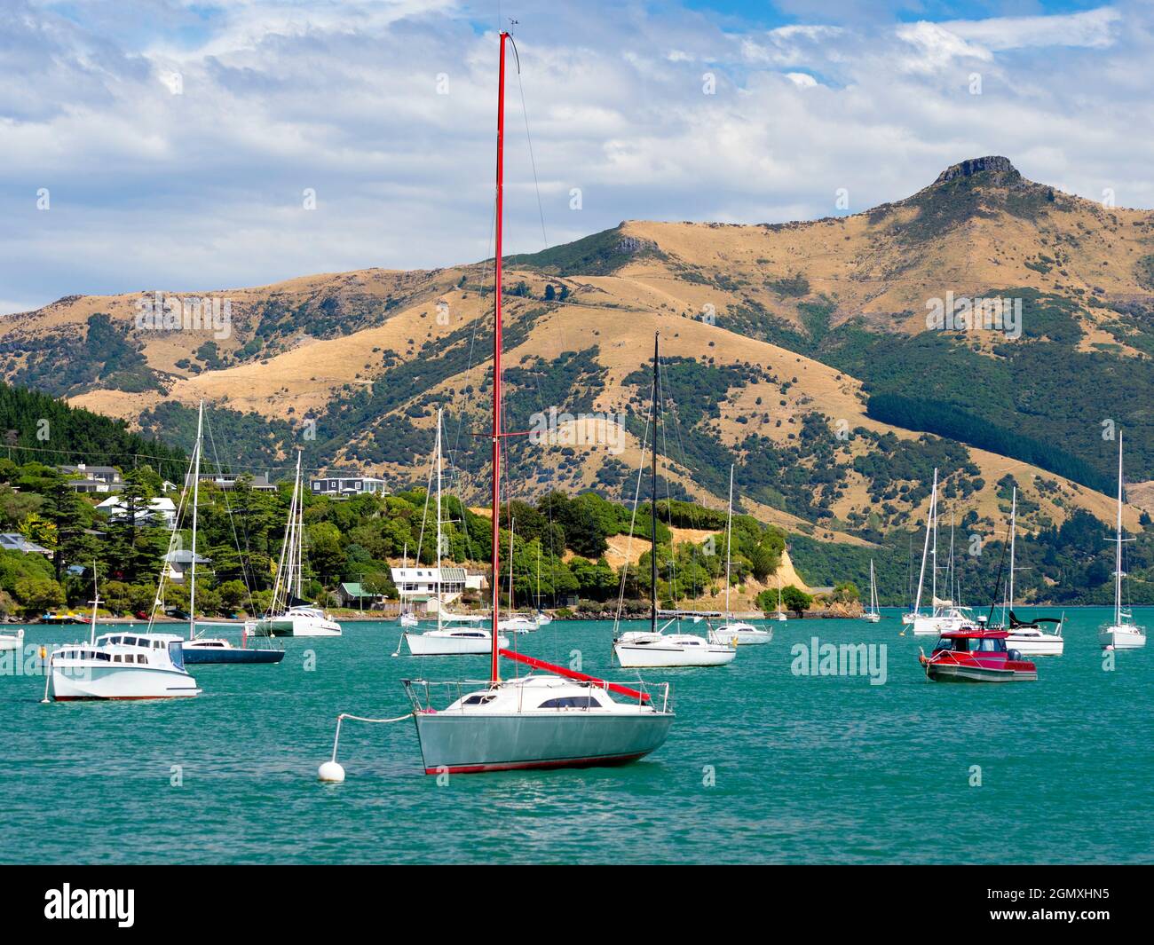 Akaroa, Neuseeland Südinsel - 27. Februar 2019 Akaroa ist eine kleine, aber perfekte idyllische Stadt auf der Banks Peninsula in der Canterbury Region von New Ze Stockfoto