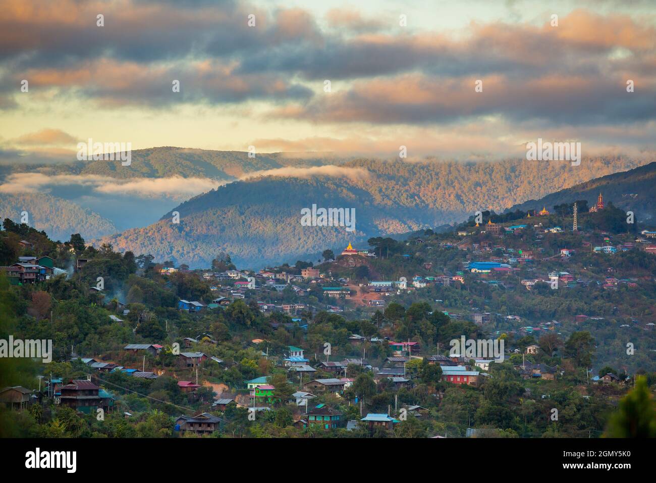 Sonnenaufgang über Minhat Stockfoto