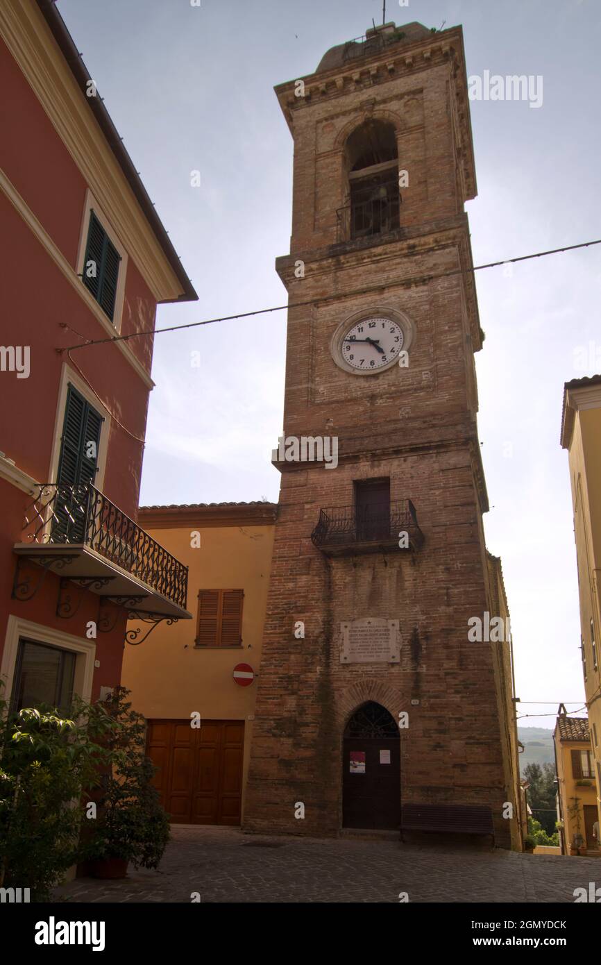 Dorf, Festung, Civic Tower und antike Uhr, Serra de Conti, Anarca
