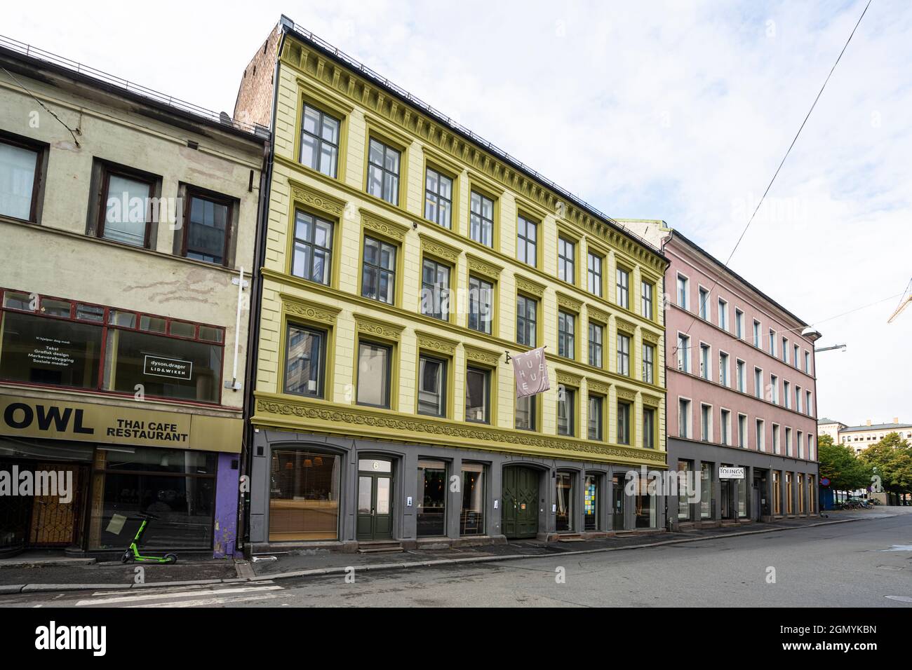 Oslo, Norwegen. September 2021. Außenansicht des Mehrzweck-Kulturzentrums Kulturhuset Palast, in einer Straße des Stadtzentrums Stockfoto