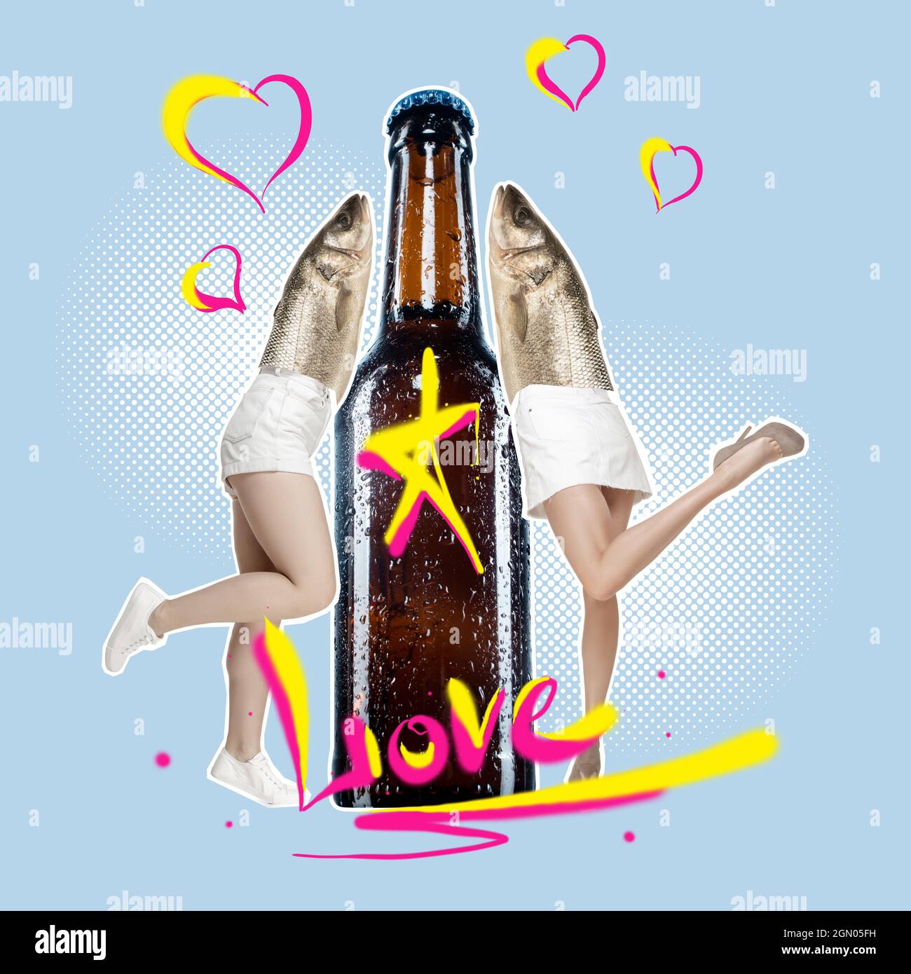 Zeitgenössische Kunstcollage aus Bierflasche und zwei Weibchen mit  Fischkopf, der sich auf Bier stützt. Kühles Getränk Stockfotografie - Alamy