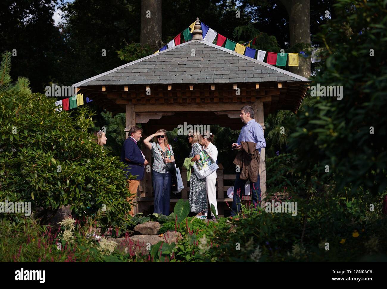 Der Garten zum 50. Geburtstag der Trailfinders, entworfen von Jonathan Snow, der während der RHS Chelsea Flower Show im Royal Hospital Chelsea, London, mit einem Gold in den Show Garden Awards ausgezeichnet wurde. Bilddatum: Dienstag, 21. September 2021. Stockfoto