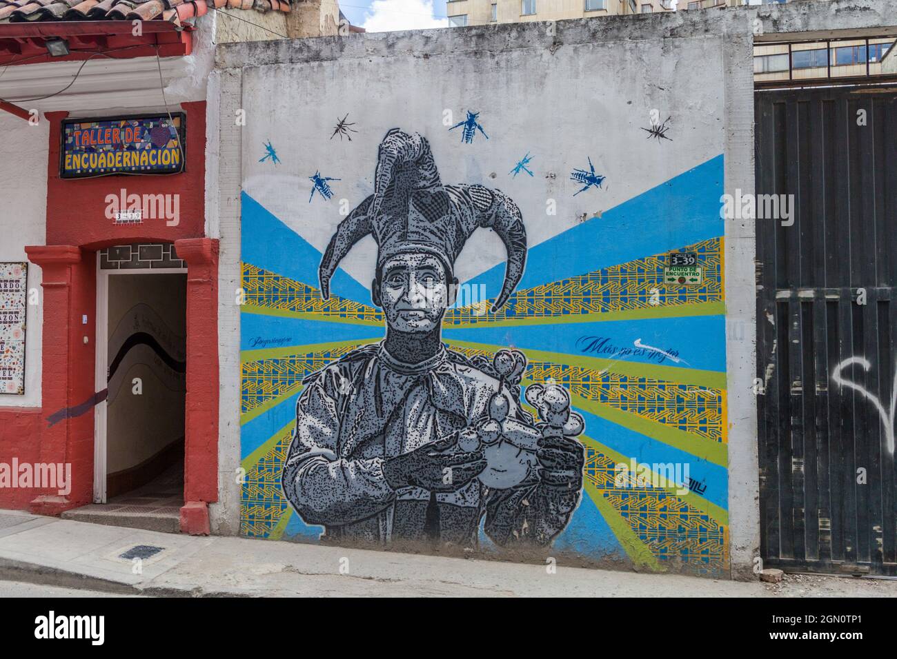 BOGOTA, KOLUMBIEN - 24. SEPTEMBER 2015: Wand mit Graffiti im Viertel La Candelaria in Bogota, der Hauptstadt Kolumbiens. Stockfoto