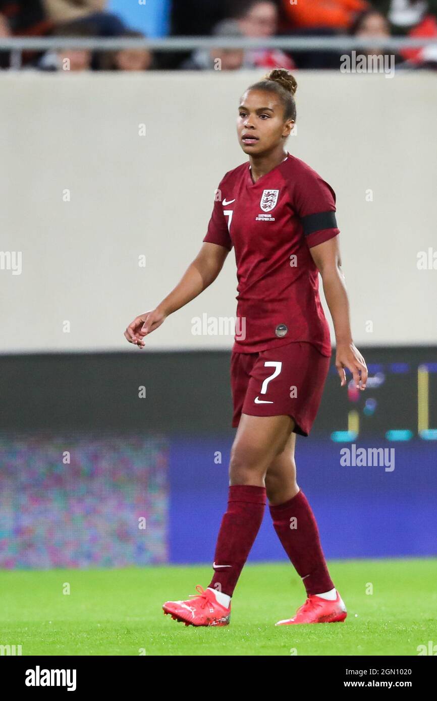 Luxemburg, Luxemburg. September 2021. Bethany Mead (7 England) in Aktion während des Qualifikationsspiel der FIFA Frauen-Weltmeisterschaft 2021 zwischen Luxemburg und England im Stade de Luxembourg, Luxemburg. Kredit: SPP Sport Pressefoto. /Alamy Live News Stockfoto