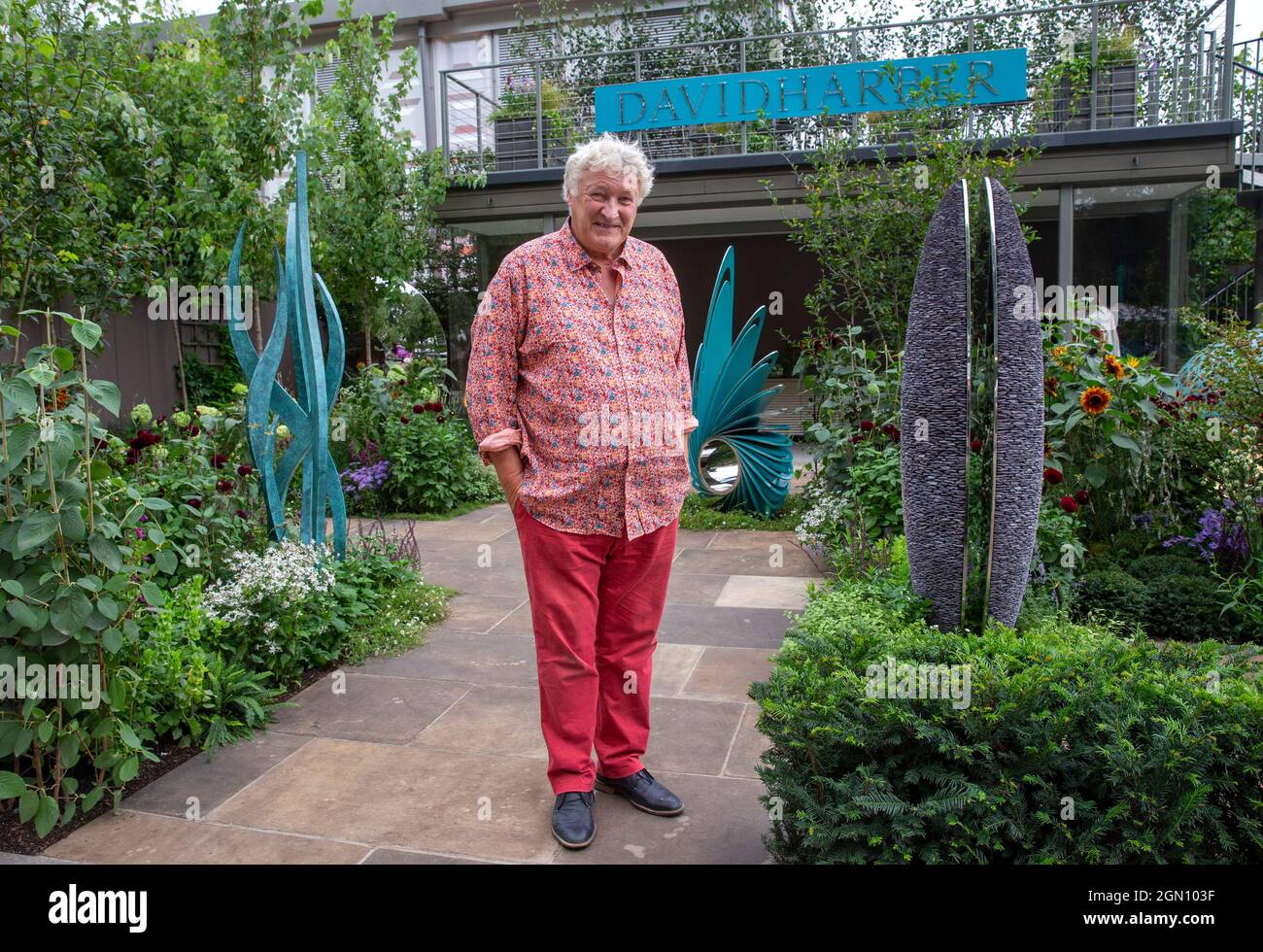 David Harber, Gartendesigner und Bildhauer, in seinem Schaugarten an der Main Avenue Stockfoto