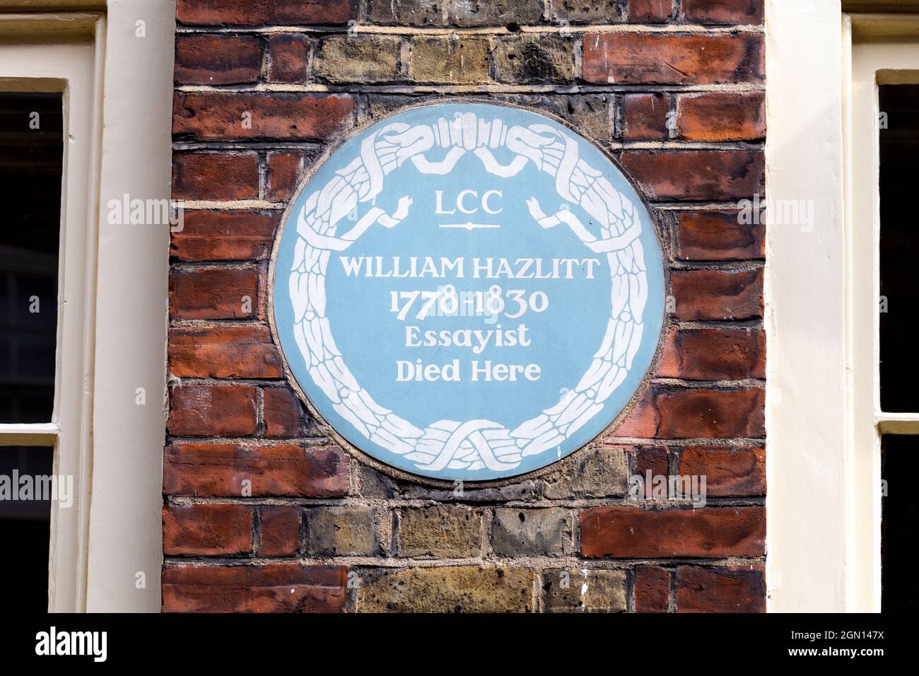 Blaue Plakette für William Hazlitt - Englisch, Essayist, Kritiker und Philosoph am Ort seines Todes, Frith Street, Soho, London, Großbritannien Stockfoto