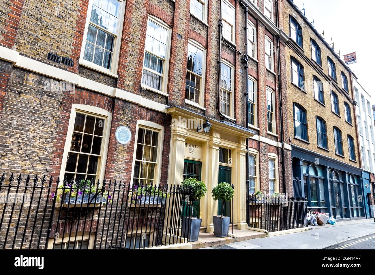 Außenansicht von Hazlitt's Hotel, auch Todesort von William Hazlitt, Frith Street, Soho, London, Großbritannien Stockfoto