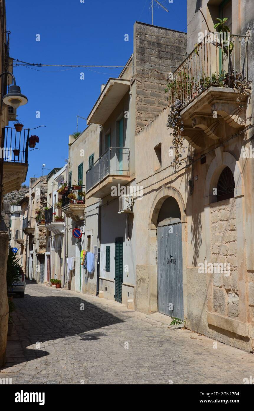 Einige Fotos aus der schönen Stadt Ragusa im Süden Siziliens, aufgenommen während einer Reise nach Sizilien im Sommer 2021. Stockfoto