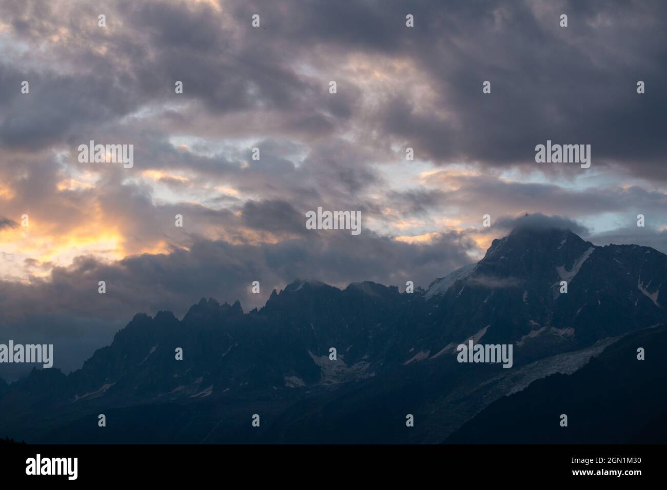 Der Blick auf das Massif du Mont Blanc von Les Houches, Alpen, Frankreich Stockfoto