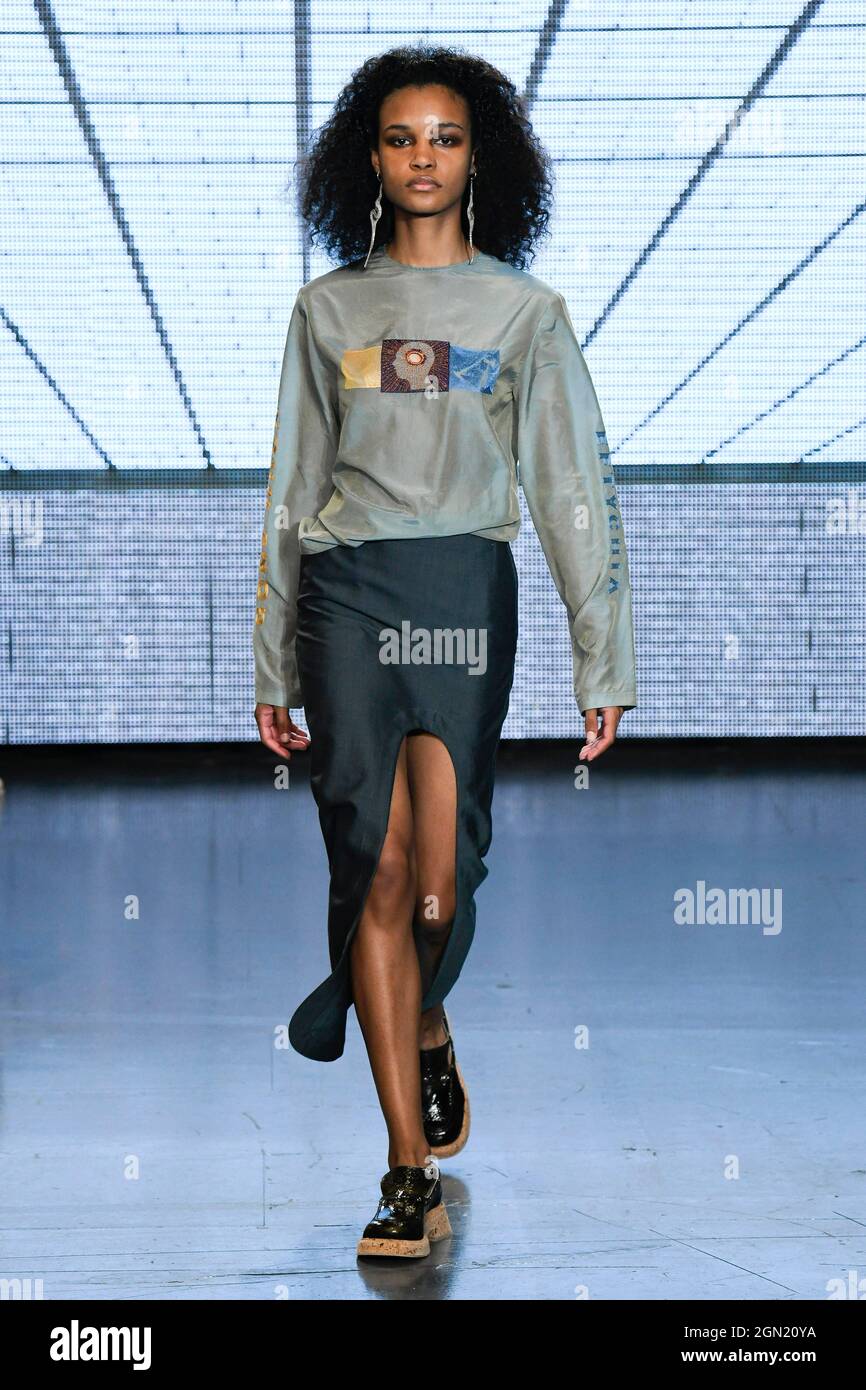 EFTYCHIA SS22 Runway während der London Fashion Week am 2021. September - London, UK. 19/09/2021 Stockfoto