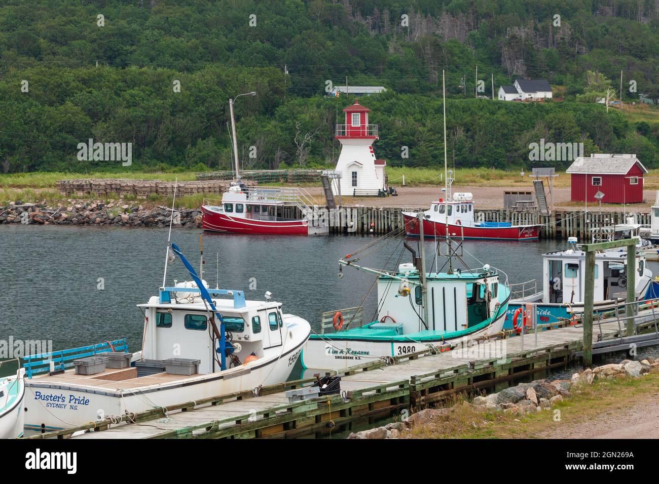 Fischerboote in Pleasant Bay, Cape Breton Highlands National Park, Nova Scotia, Kanada Stockfoto