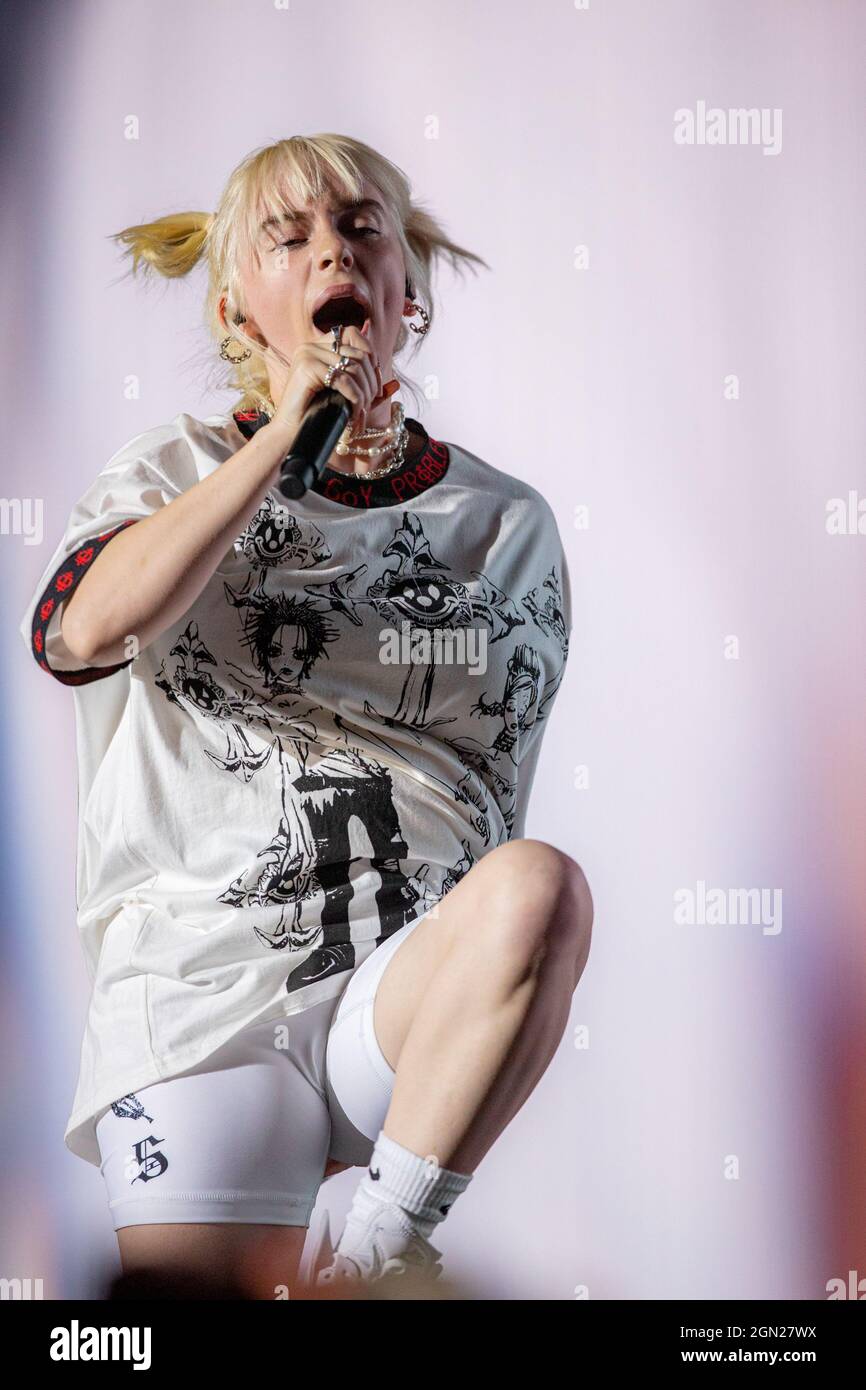 Las Vegas, NV, USA. September 2021. ***HAUSBERICHTE*** Billie Eilish am 19. September 2021 auf dem Life is Beautiful Music Festival in Las Vegas, NV. Quelle: Erik Kabik Fotografie/Media Punch/Alamy Live News Stockfoto