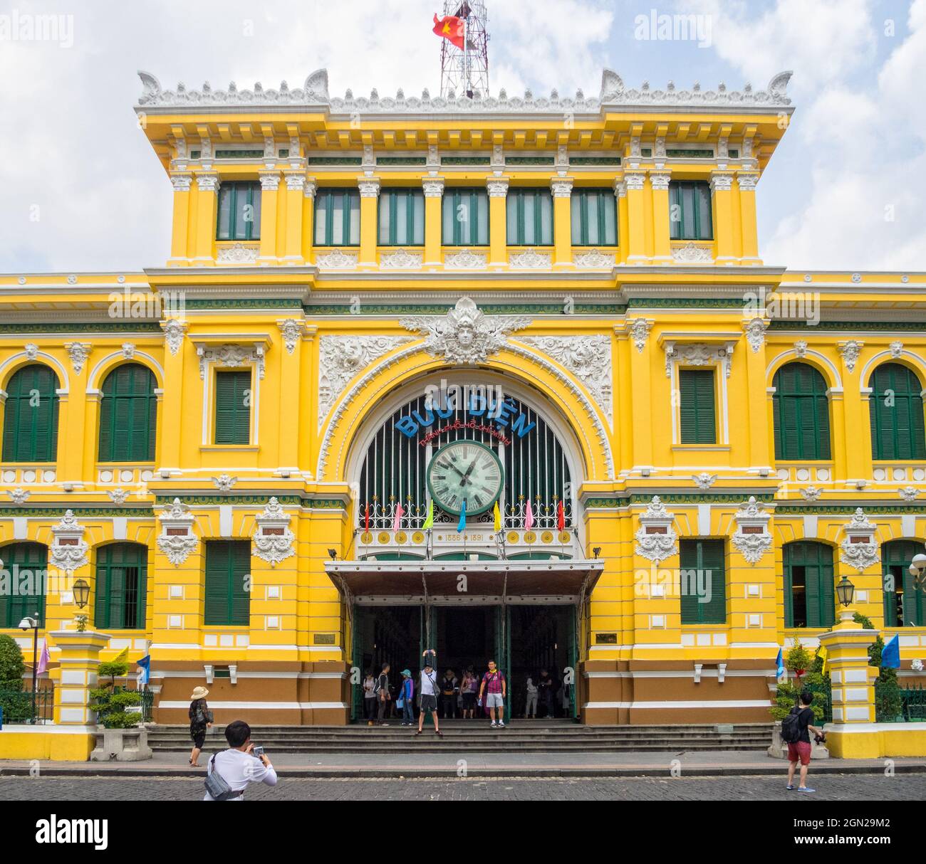 Das Saigon Central Post Office ist eines der bekanntesten touristischen Ziele der Stadt - Ho Chi Minh City, Vietnam Stockfoto