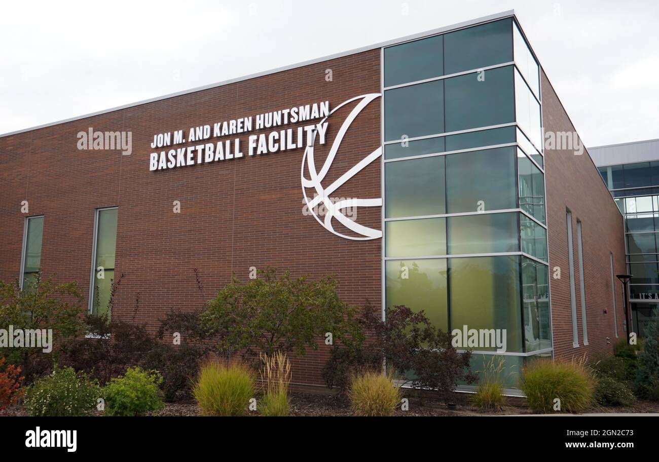 Eine allgemeine Ansicht der Jon M. & Karen Huntsman Basketballanlage auf dem Campus der Universität von Utah, Samstag, 18. September 2021, in Salt Lake City Stockfoto