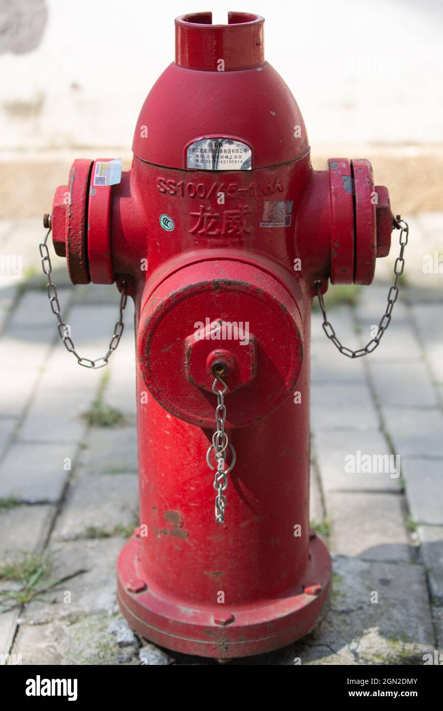Red Fire Hydrant, Bezirk Gusu, Suzhou, Jiangsu Stockfoto