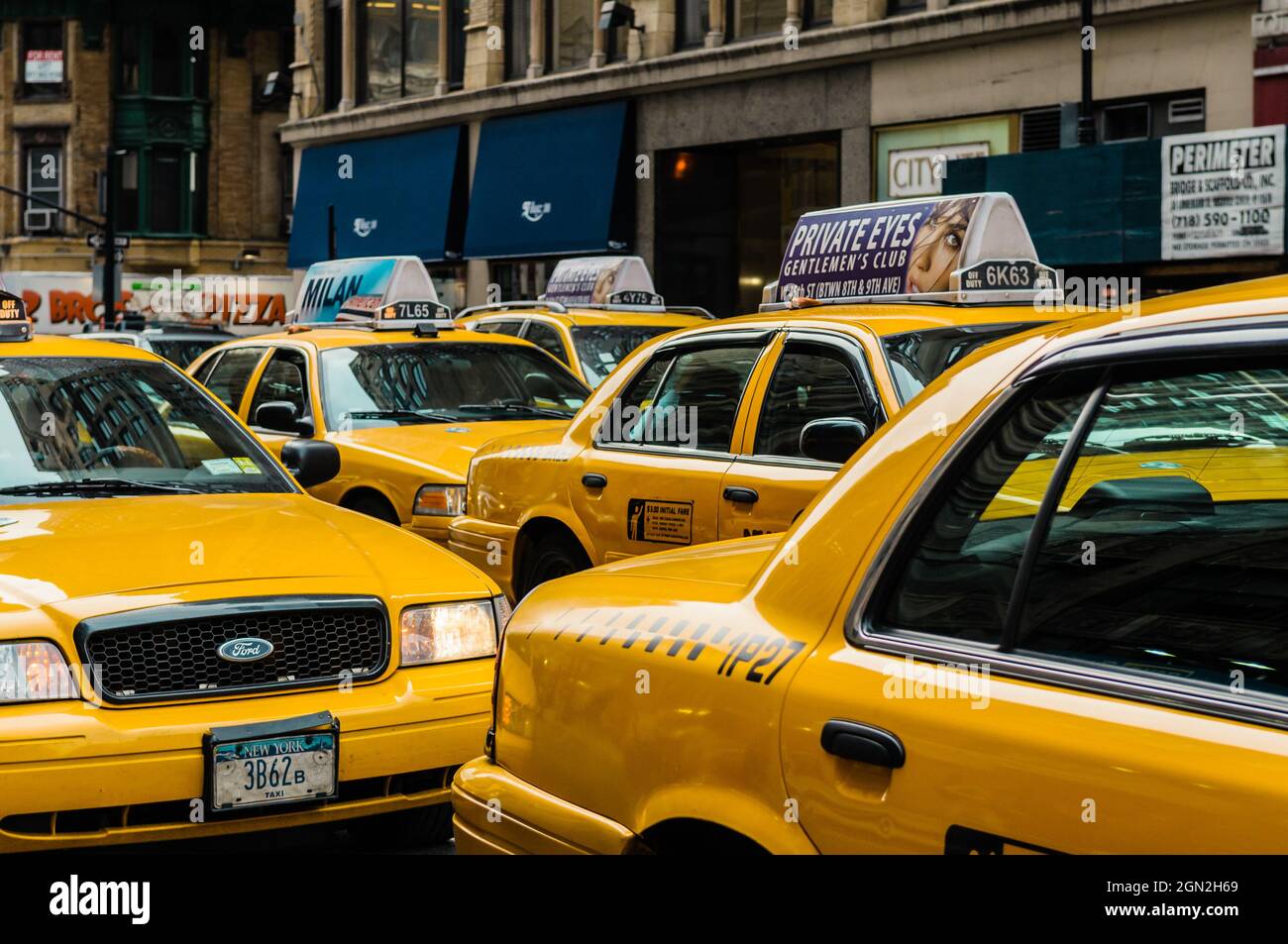 USA. NEW YORK. MANHATTAN. GELBE TAXIS Stockfoto