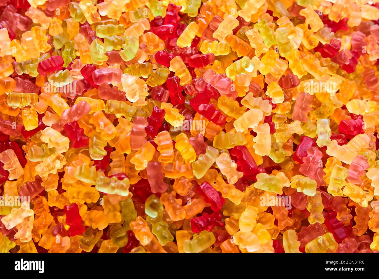 Bunte bärenförmige Gummikandys. Nahaufnahme, selektiver Fokus Stockfoto