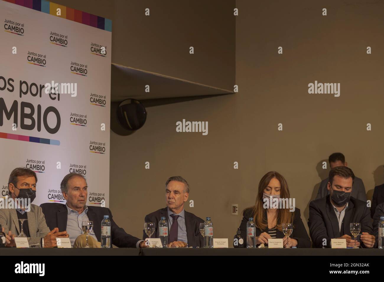 Ciudad De Buenos Aires, Argentinien. September 2021. María Eugenia Vidal (ehemalige Gouverneurin der Provinz Buenos Aires), Miguel Ángel Pichetto (ehemaliger Nationalsenator), Luis Naidenoff (Nationalsenator) und Humberto Schiavoni (Nationalsenator) am Nationaltisch von Juntos por el Cambio. (Foto: Esteban Osorio/Pacific Press) Quelle: Pacific Press Media Production Corp./Alamy Live News Stockfoto