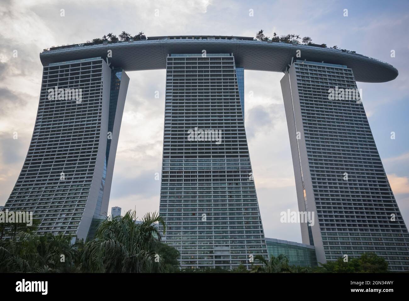 Singapur, Singapur - 3. März 2022 - Marina Bay Sands, ein integriertes Resort vor der Marina Bay in Singapur Stockfoto