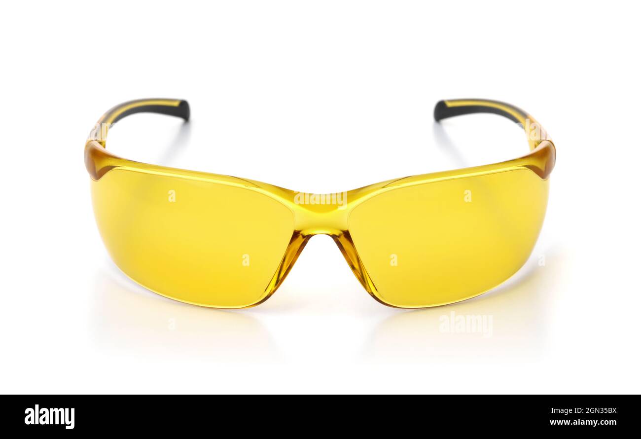 Vorderansicht der gelb polaren Fahrrad-Sonnenbrille isoliert auf weiß Stockfoto