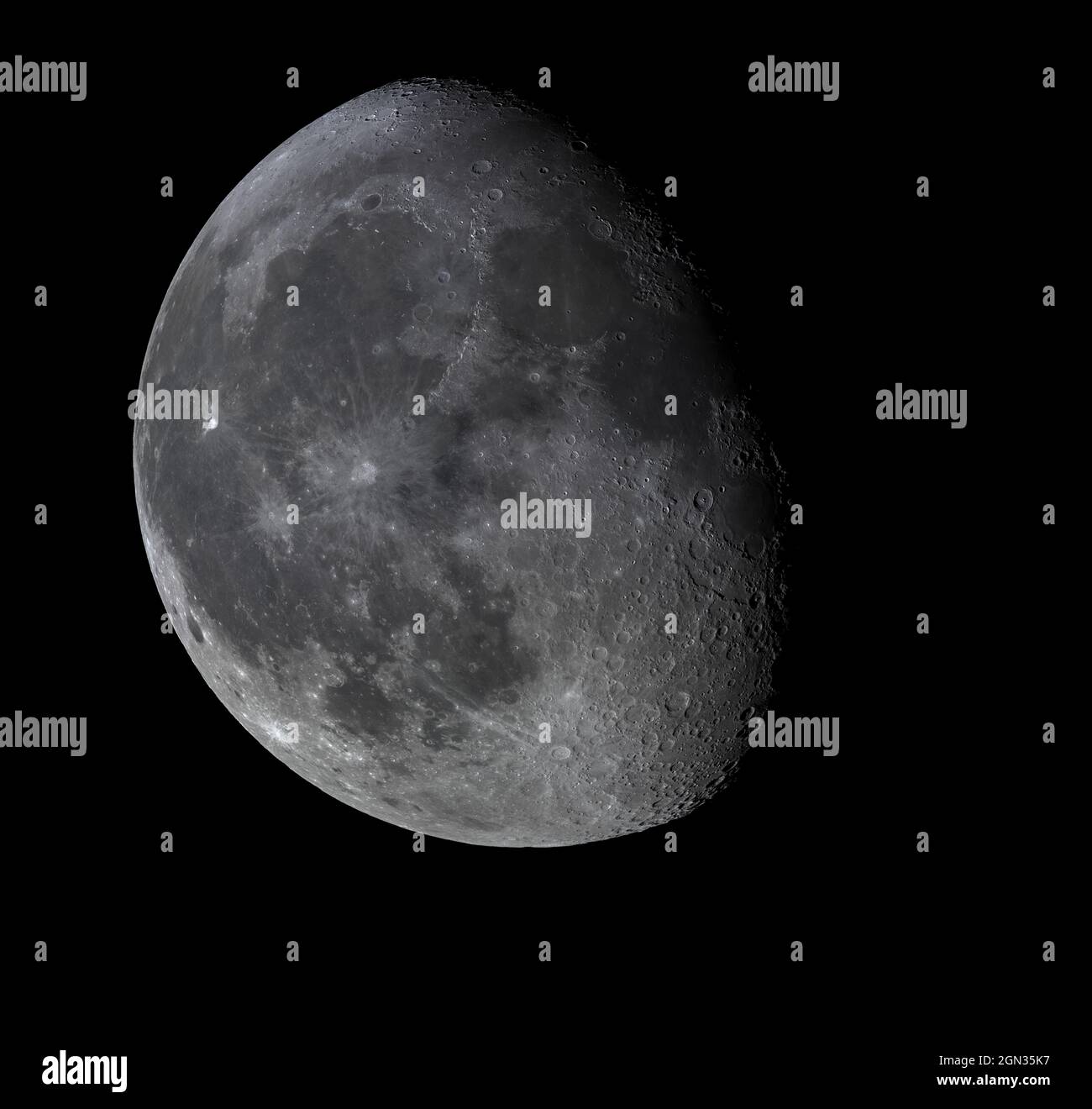 Hochdetailliertes Foto des Mondes, aufgenommen mit einem reflektierenden astronomischen Teleskop Stockfoto